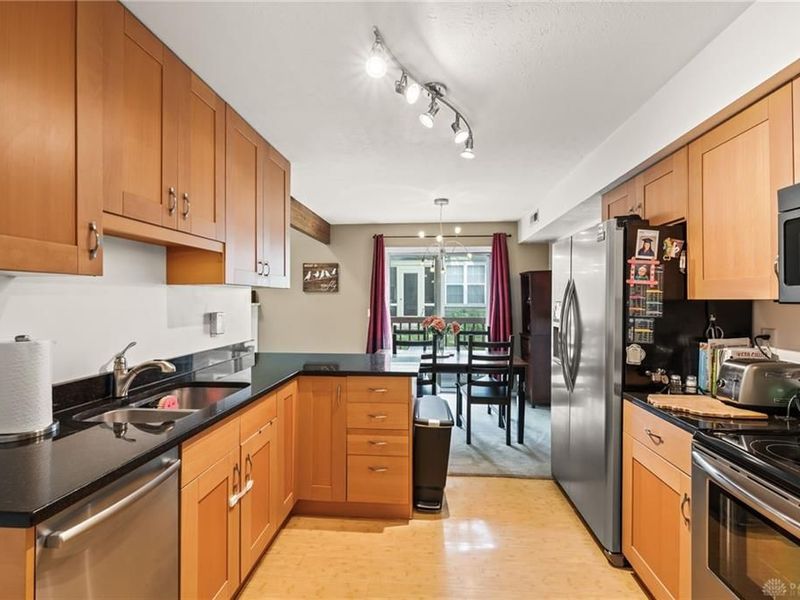 9651 Whalers Wharf, Washington Township, OH 45458 Photo 17