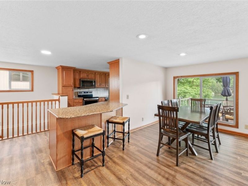 160 W Mohawk Drive , Malvern, OH 44644 Photo 10