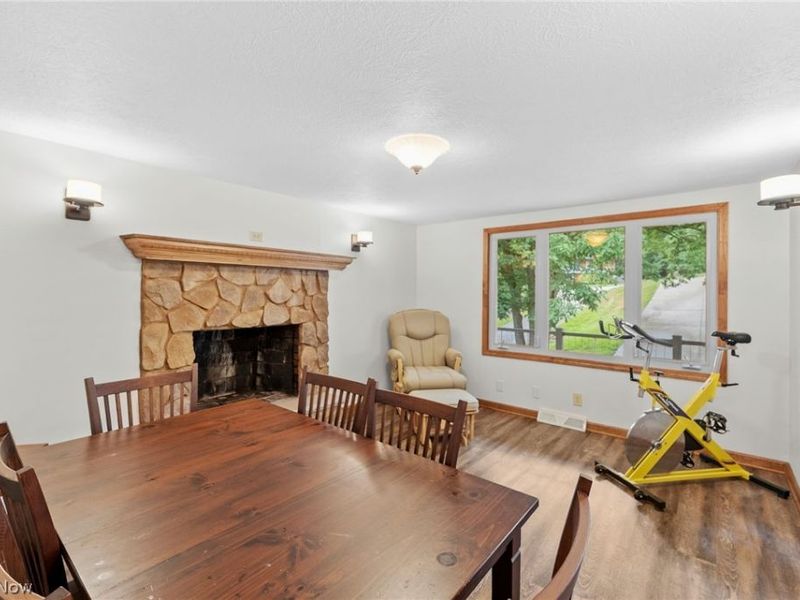 160 W Mohawk Drive , Malvern, OH 44644 Photo 17