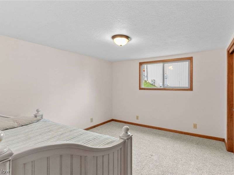 160 W Mohawk Drive , Malvern, OH 44644 Photo 22