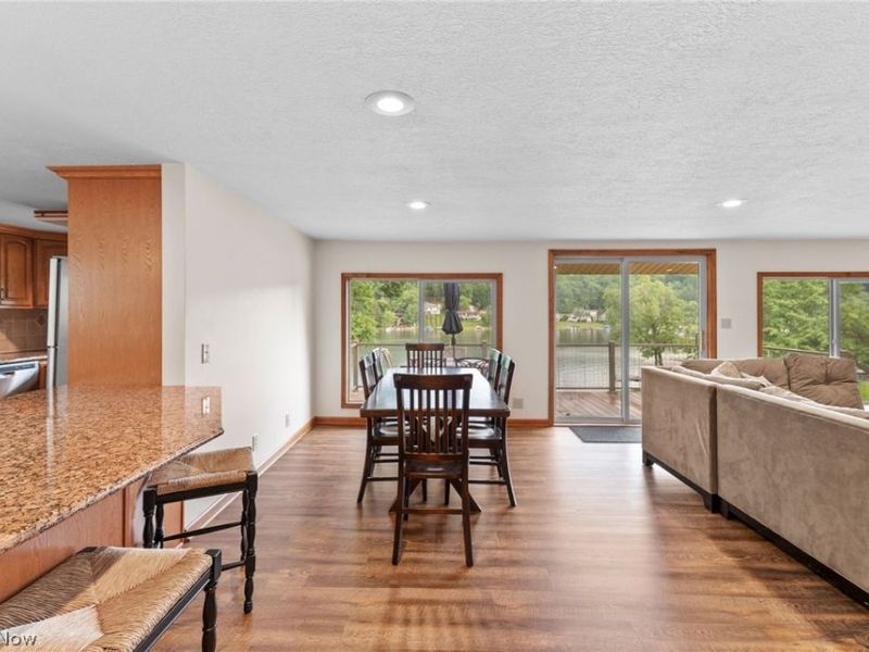 160 W Mohawk Drive , Malvern, OH 44644 Photo 9