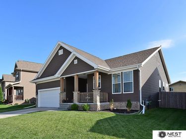 1030 Barker Lane, Lincoln, NE 68521