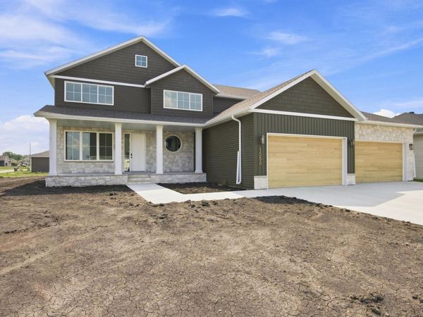 1558 75th Avenue S, Fargo, ND 58104