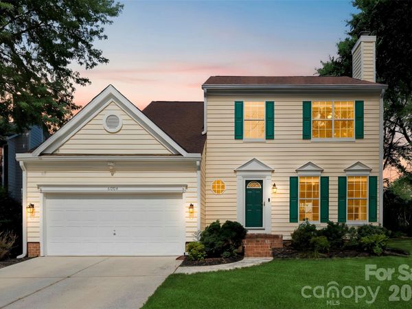 6004 Downfield Wood Drive, Charlotte, NC 28269