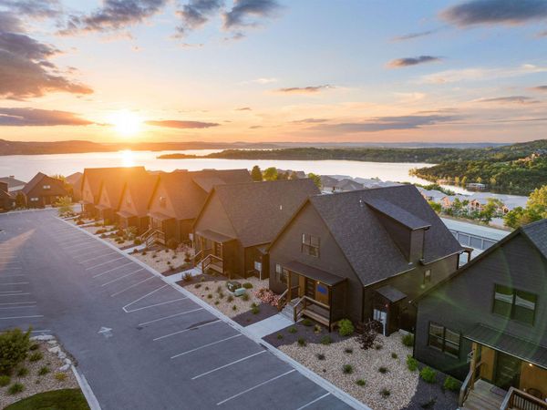 250 Poolside Pass , Unit 6, Hollister, MO 65672