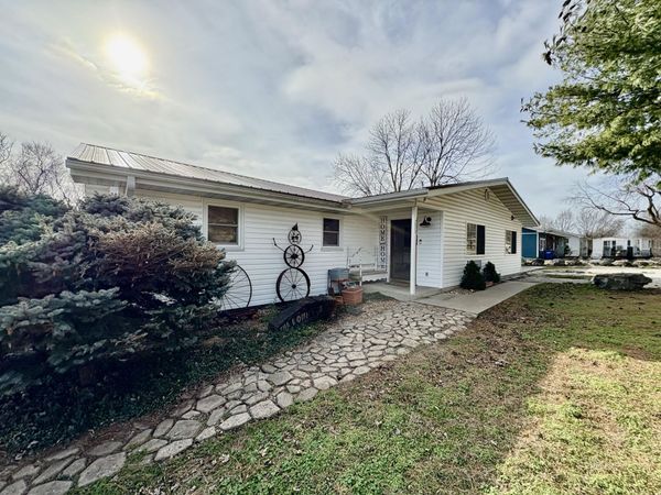 203 Wynes Circle , Greenfield, MO 65661