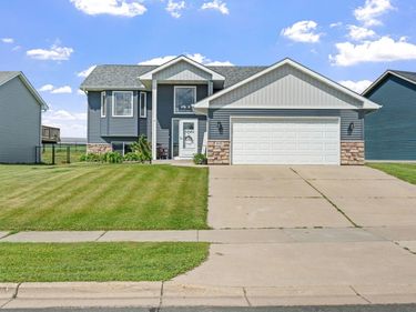 816 Cologne Lane, Waverly, MN 55390