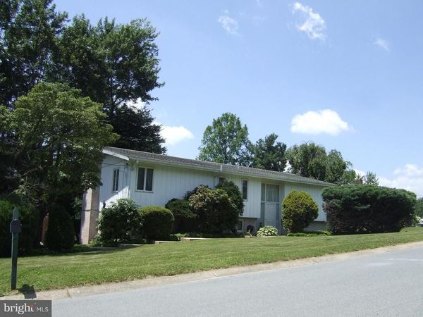 1137 HERMOSA AVENUE , LANCASTER, PA 17601