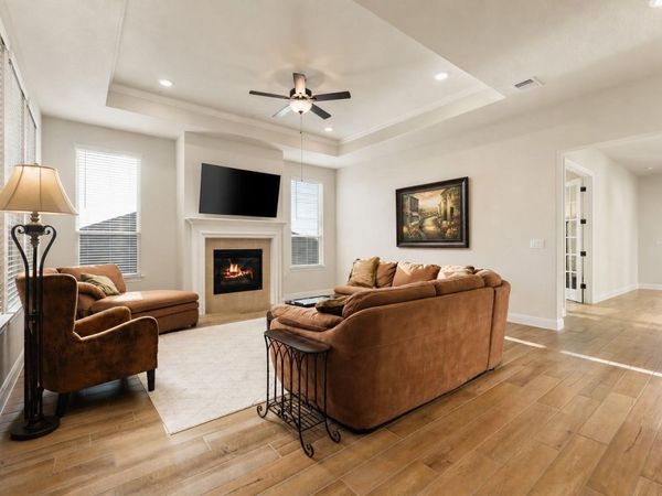 112 Telegraph LN, Georgetown, TX 78633