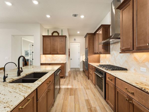 112 Telegraph LN, Georgetown, TX 78633
