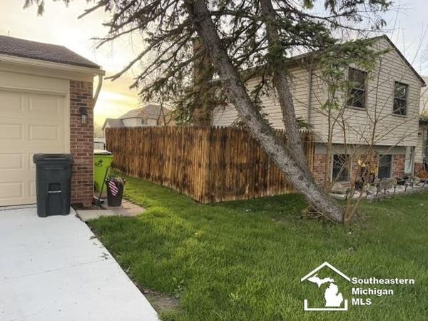 30374 Torry Street, Flat Rock, MI 48134