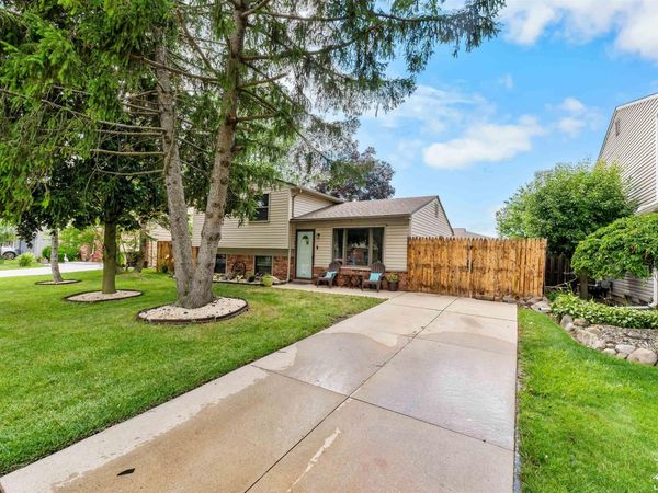 30374 Torry Avenue, Flat Rock, MI 48134