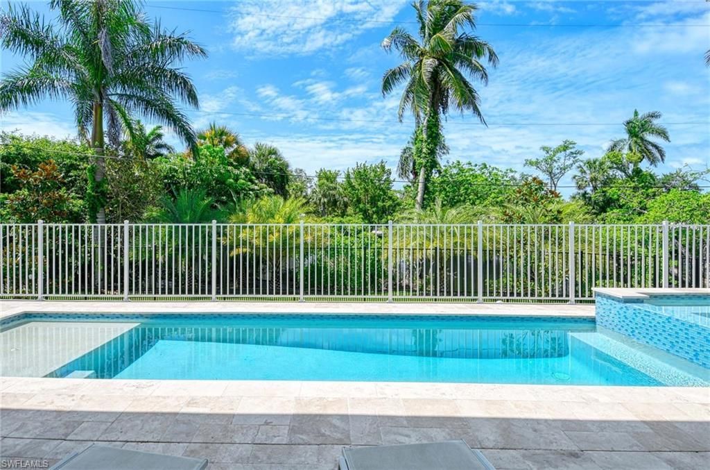 1114 6th Ln N, Naples, FL 34102 Photo