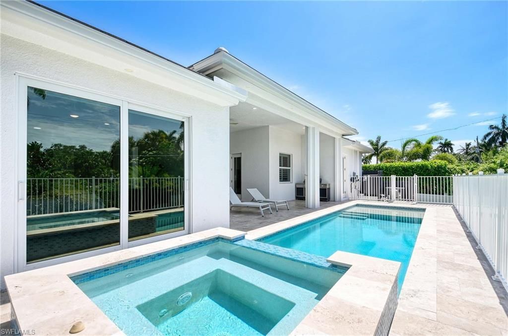 1114 6th Ln N, Naples, FL 34102 Photo