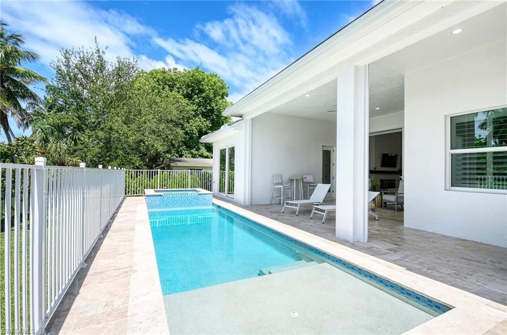 1114 6th Ln N, Naples, FL 34102 Photo