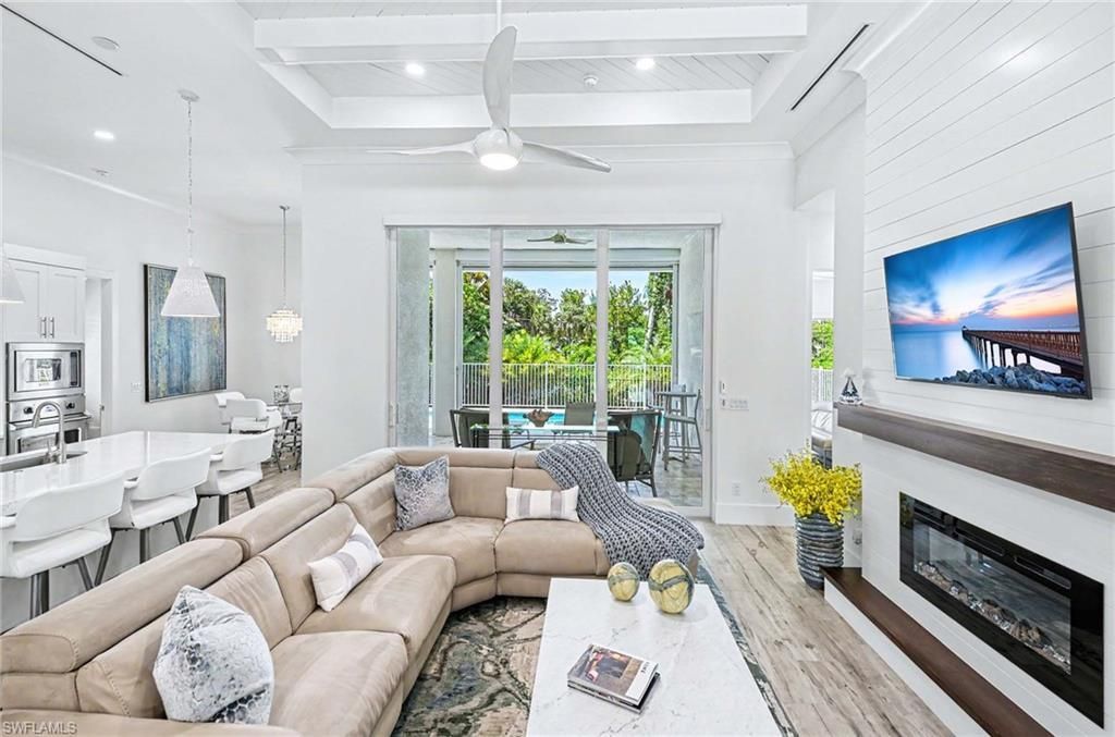 1114 6th Ln N, Naples, FL 34102 Photo