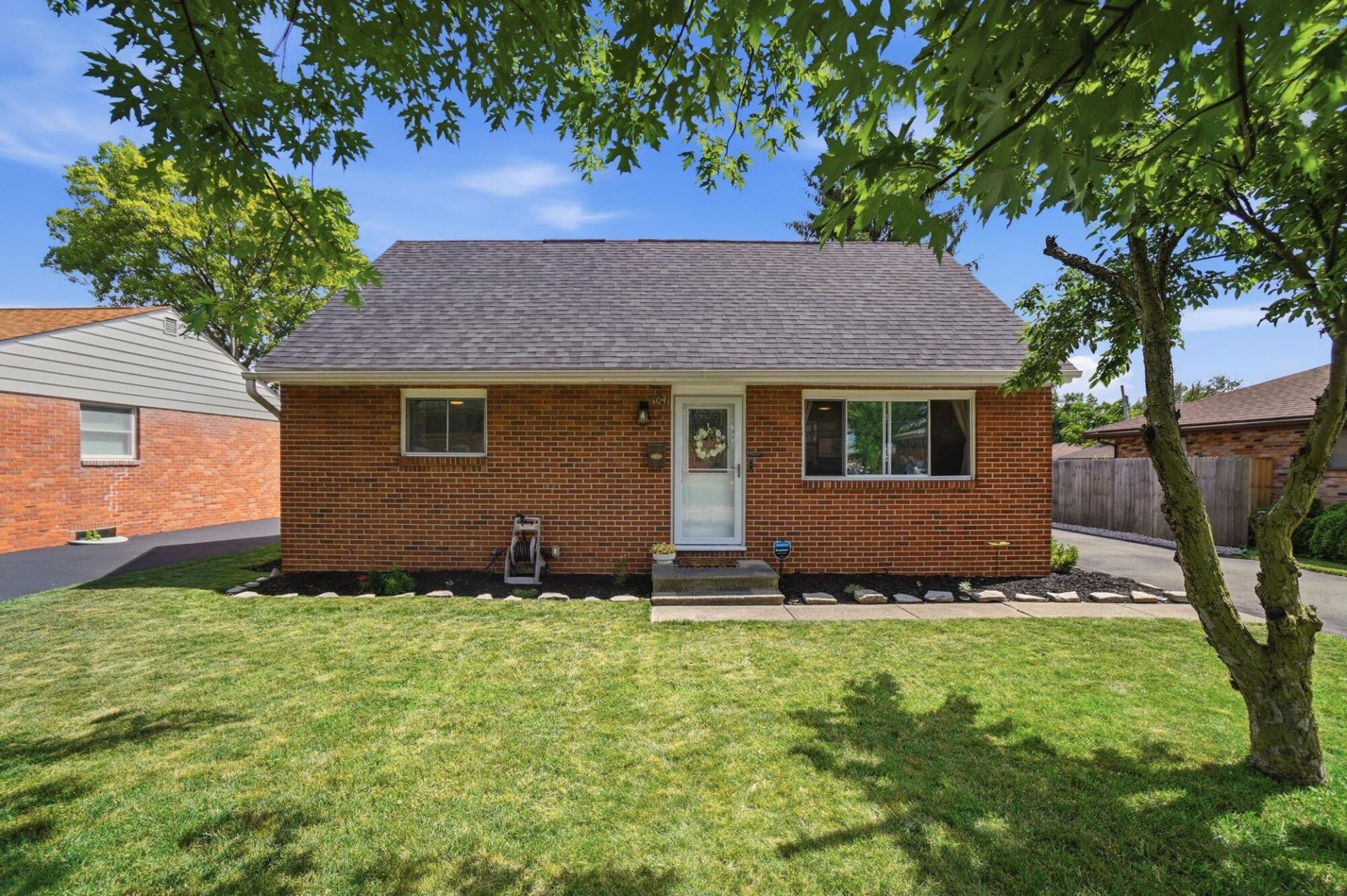 1041 Loring Road , Columbus, OH 43224 Main Photo