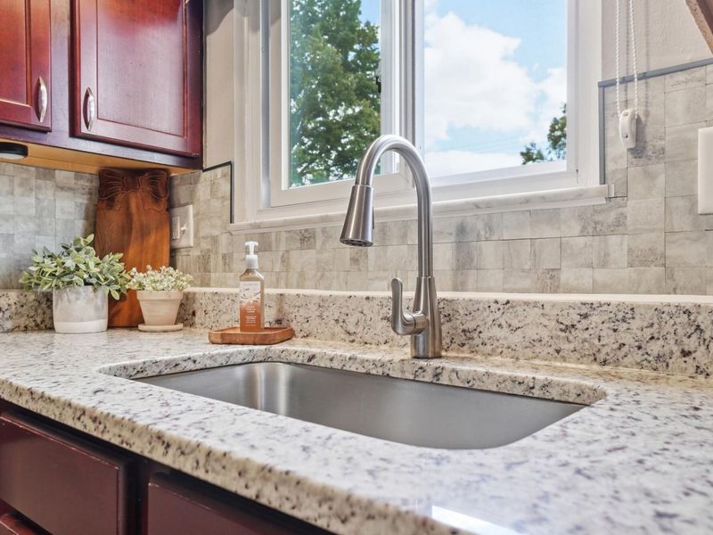 1041 Loring Road, Columbus, OH 43224 Photo 13
