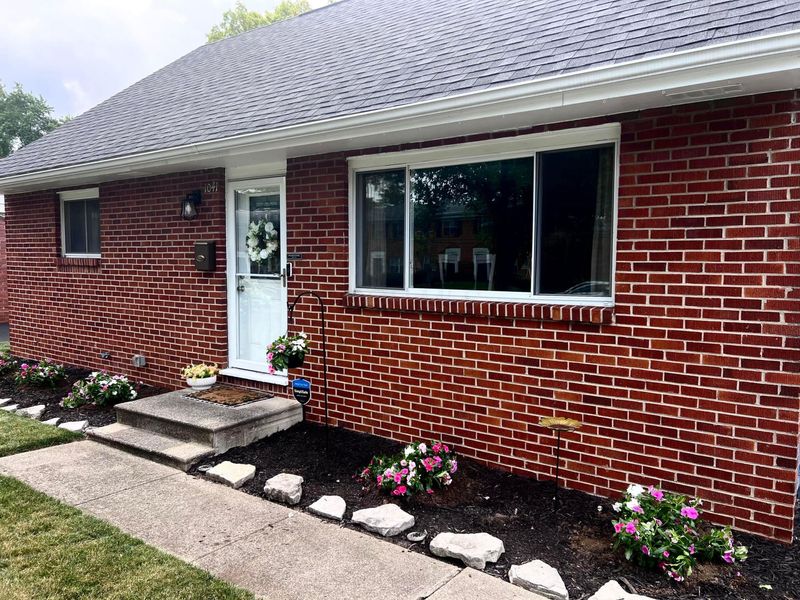 1041 Loring Road, Columbus, OH 43224 Photo 2