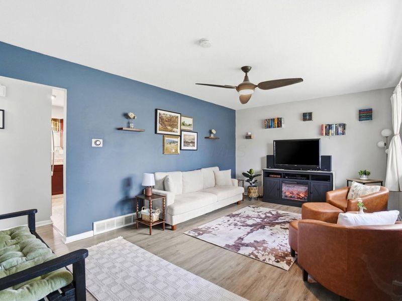 1041 Loring Road, Columbus, OH 43224 Photo 8