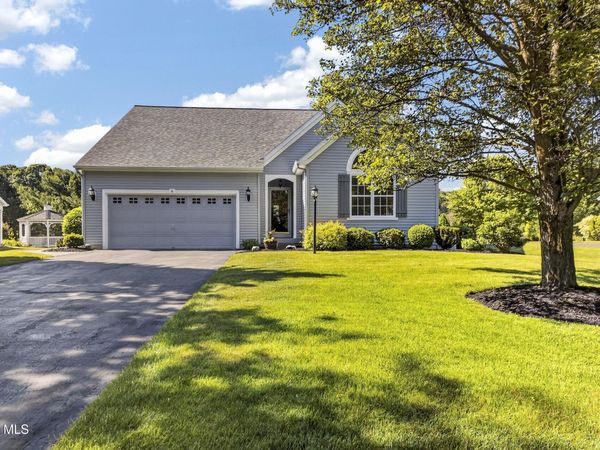 6 Danbury Court, Clifton Park, NY 12065