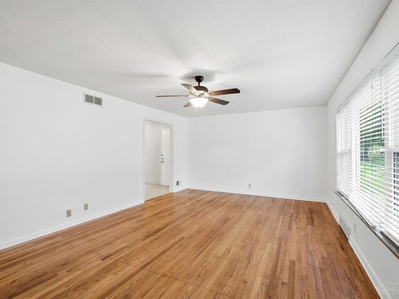 5594 Sunnywoods Lane, Green Township, OH 45239 Photo 6