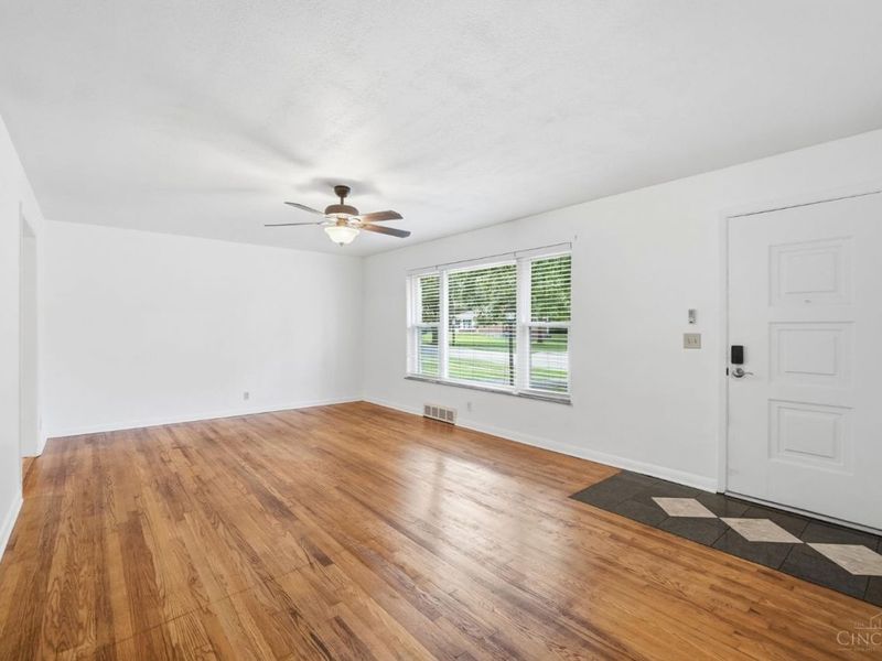 5594 Sunnywoods Lane, Green Township, OH 45239 Photo 9