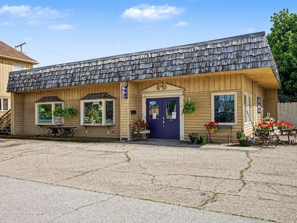 212/214 W Pike Street, Goshen, IN 46526