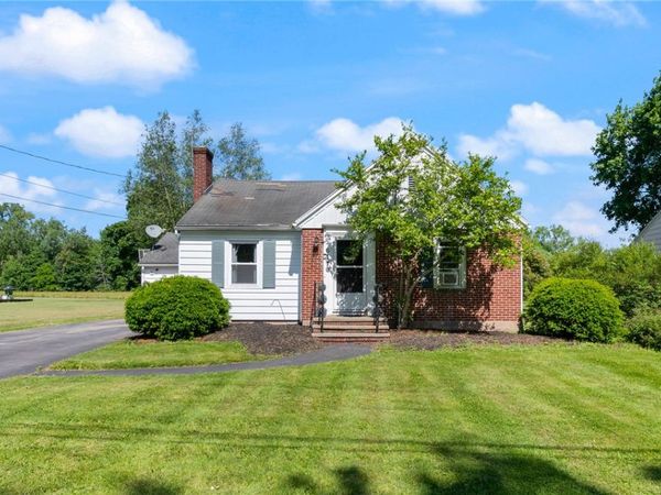 6170 Locust Street , Williamson, NY 14589
