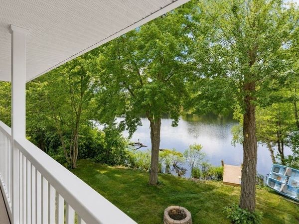 86 Lakeview Ave, Taunton, MA 02780