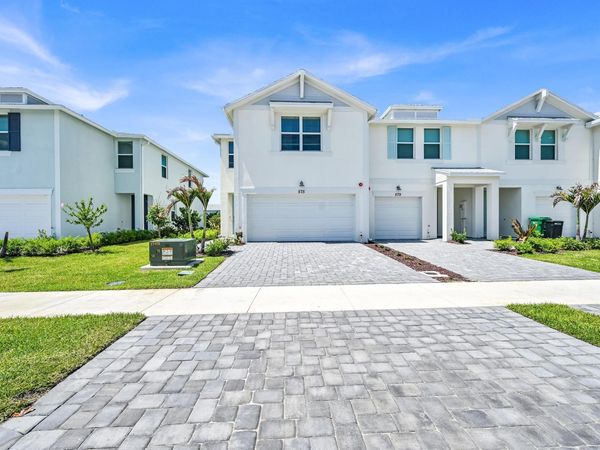 575 Salisbury Circle, Fort Pierce, FL 34982