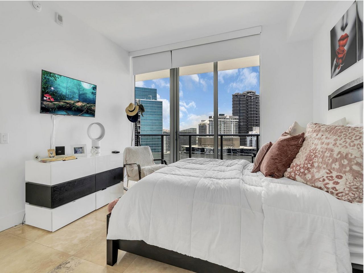 1300 Brickell Bay Drive, Unit 3900, Miami, FL 33131 Photo