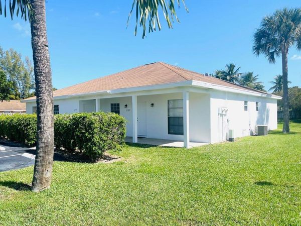 3820 Harwood Street, West Palm Beach, FL 33403