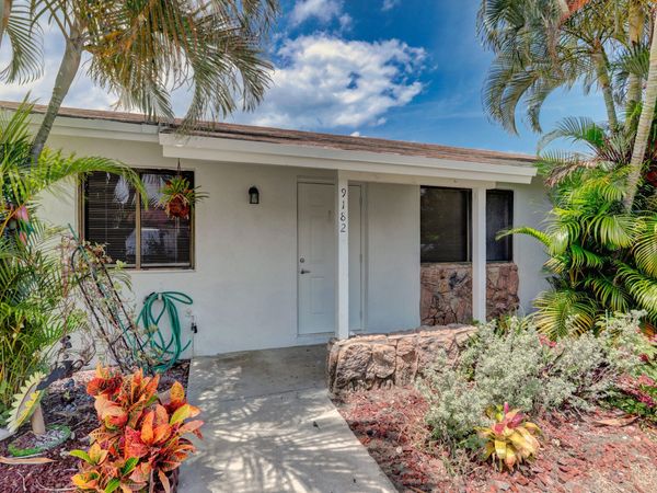 9186 Roan Lane, West Palm Beach, FL 33403