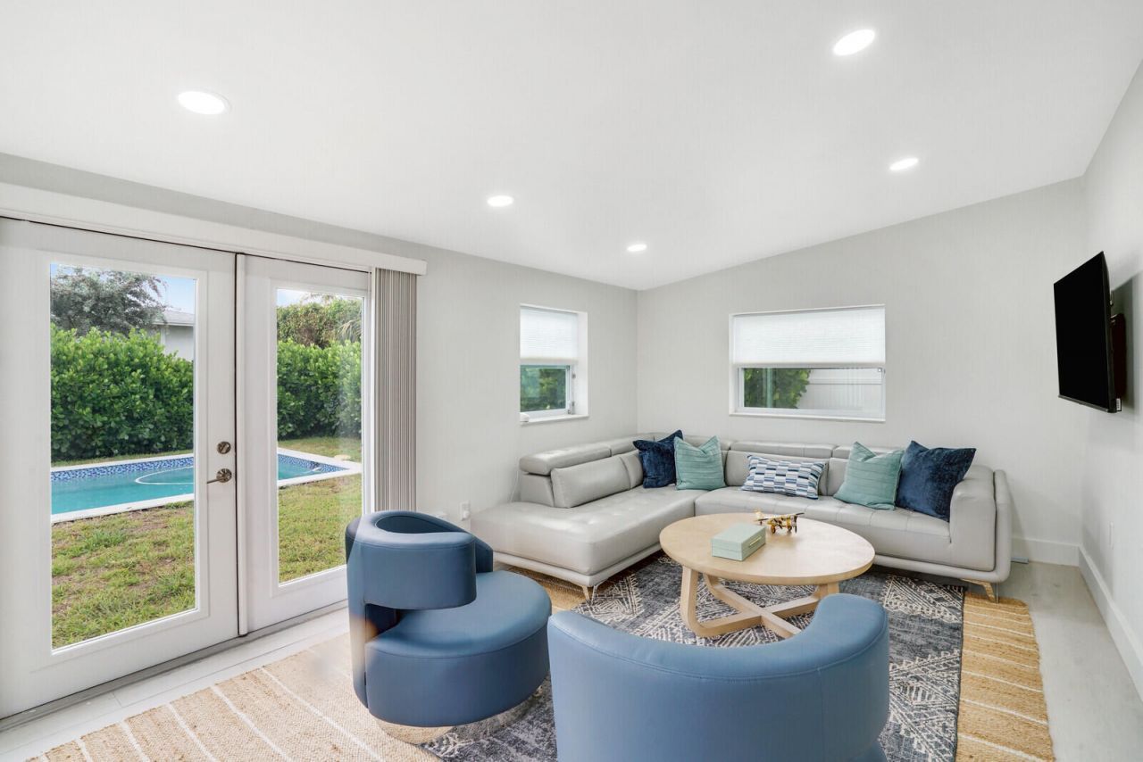 340 Summa Street, West Palm Beach, FL 33405 Photo