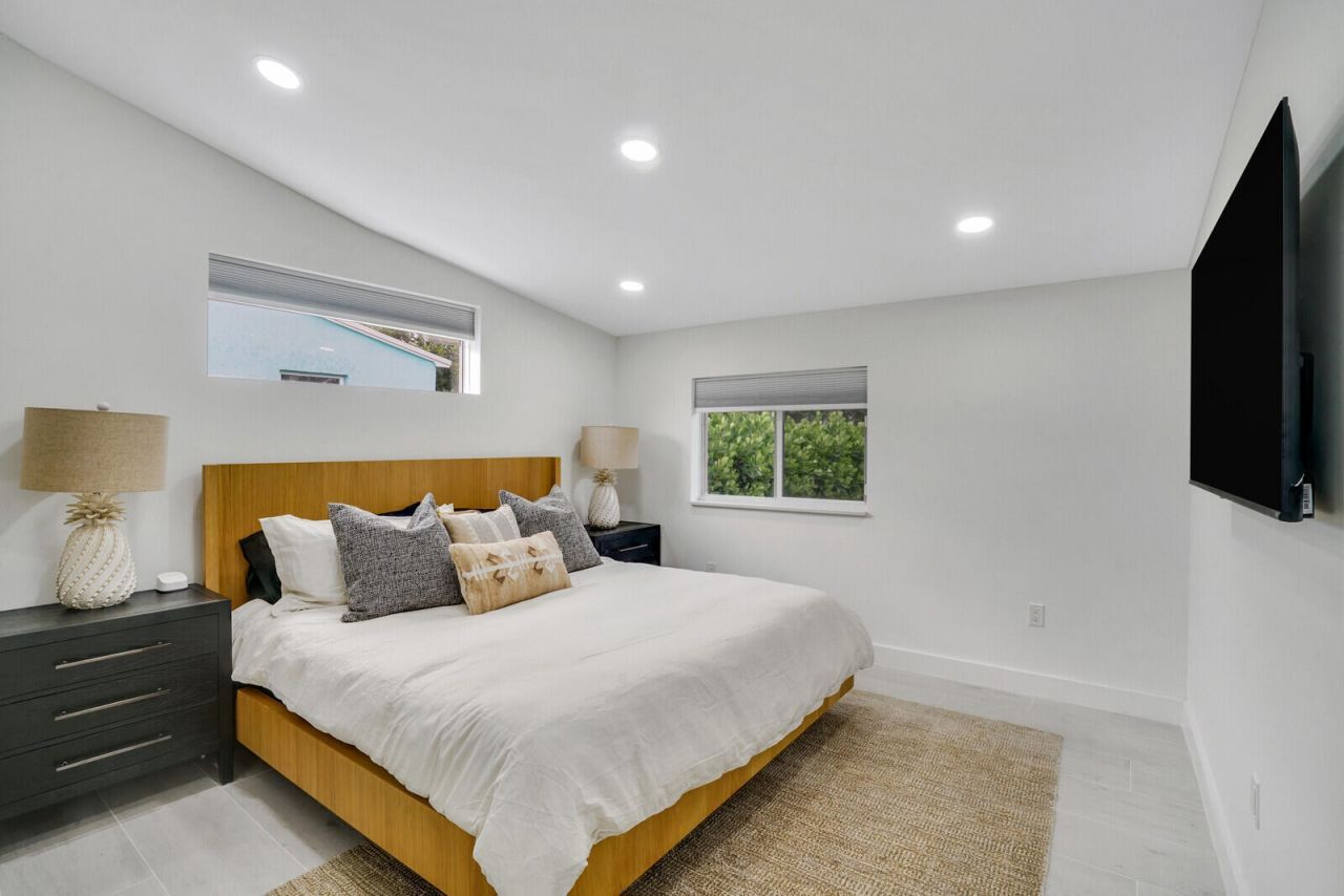 340 Summa Street, West Palm Beach, FL 33405 Photo