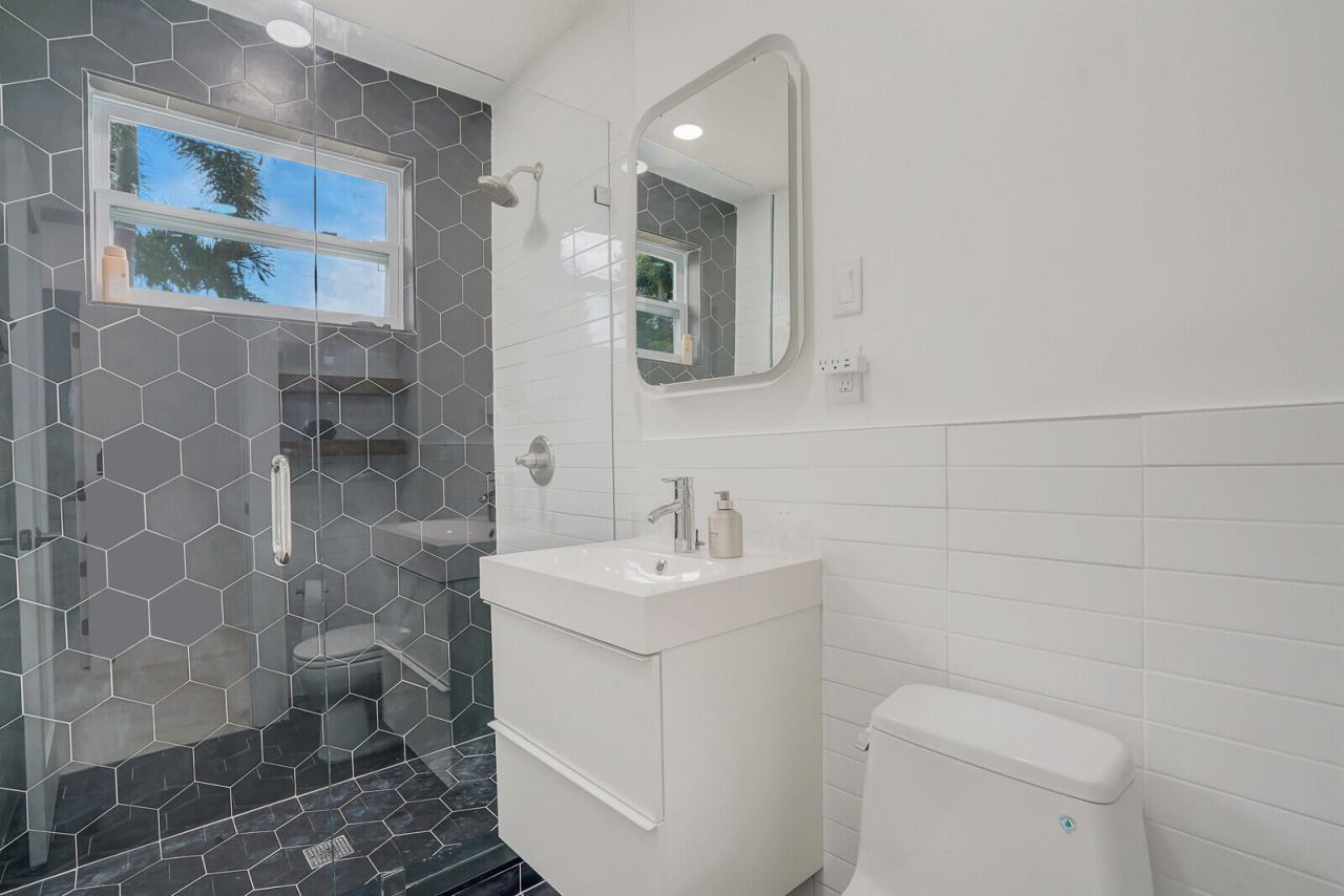 340 Summa Street, West Palm Beach, FL 33405 Photo