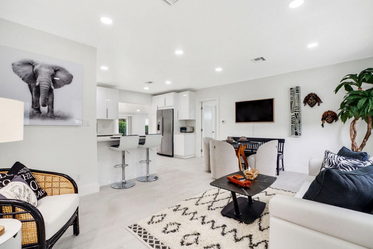 340 Summa Street, West Palm Beach, FL 33405 Photo