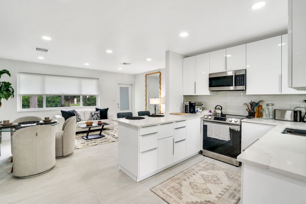 340 Summa Street, West Palm Beach, FL 33405 Photo