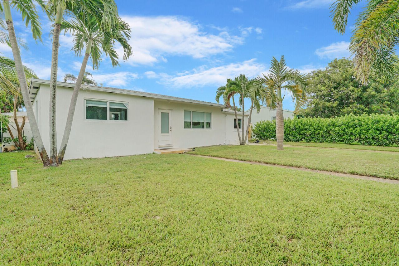 340 Summa Street, West Palm Beach, FL 33405 Photo