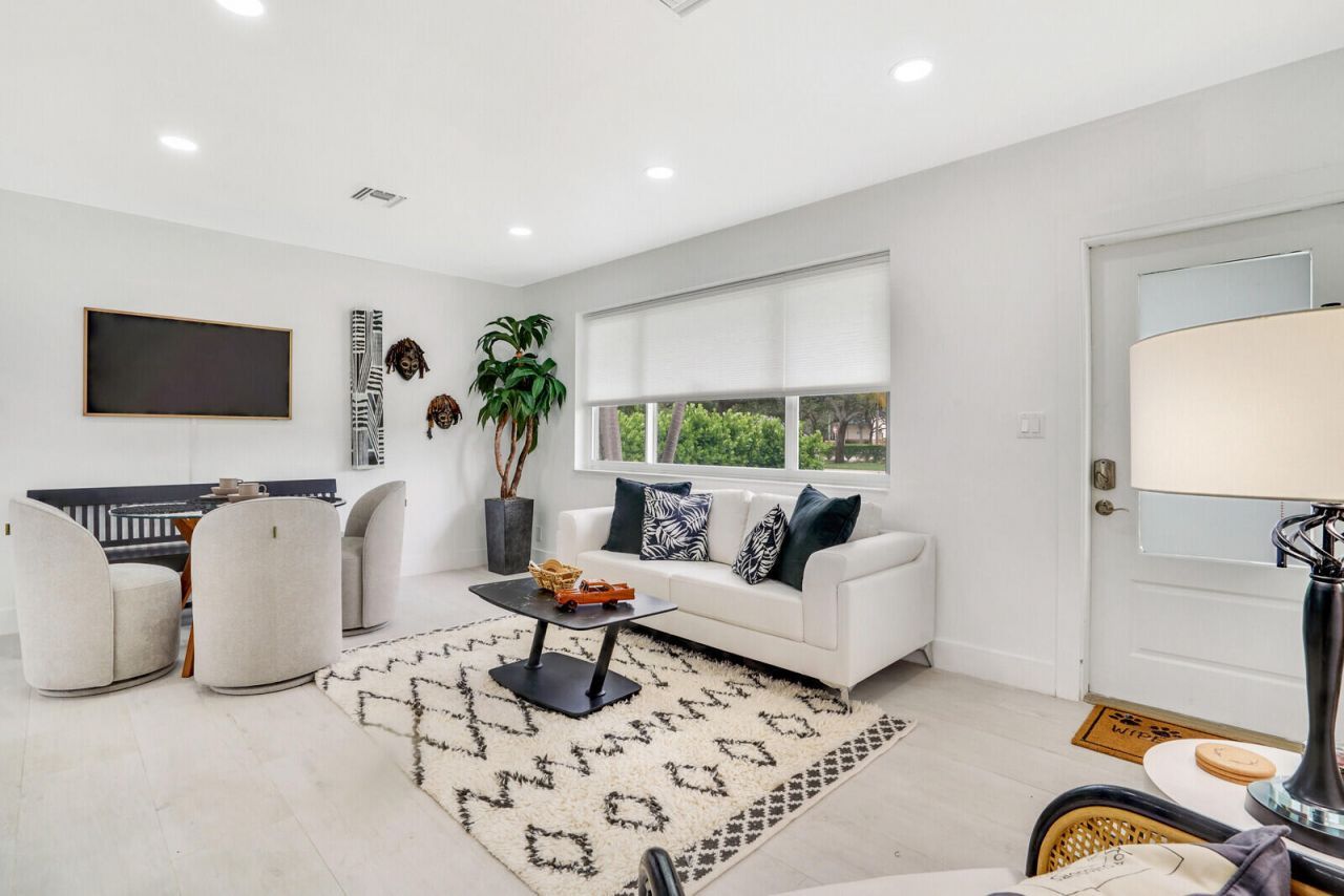 340 Summa Street, West Palm Beach, FL 33405 Photo