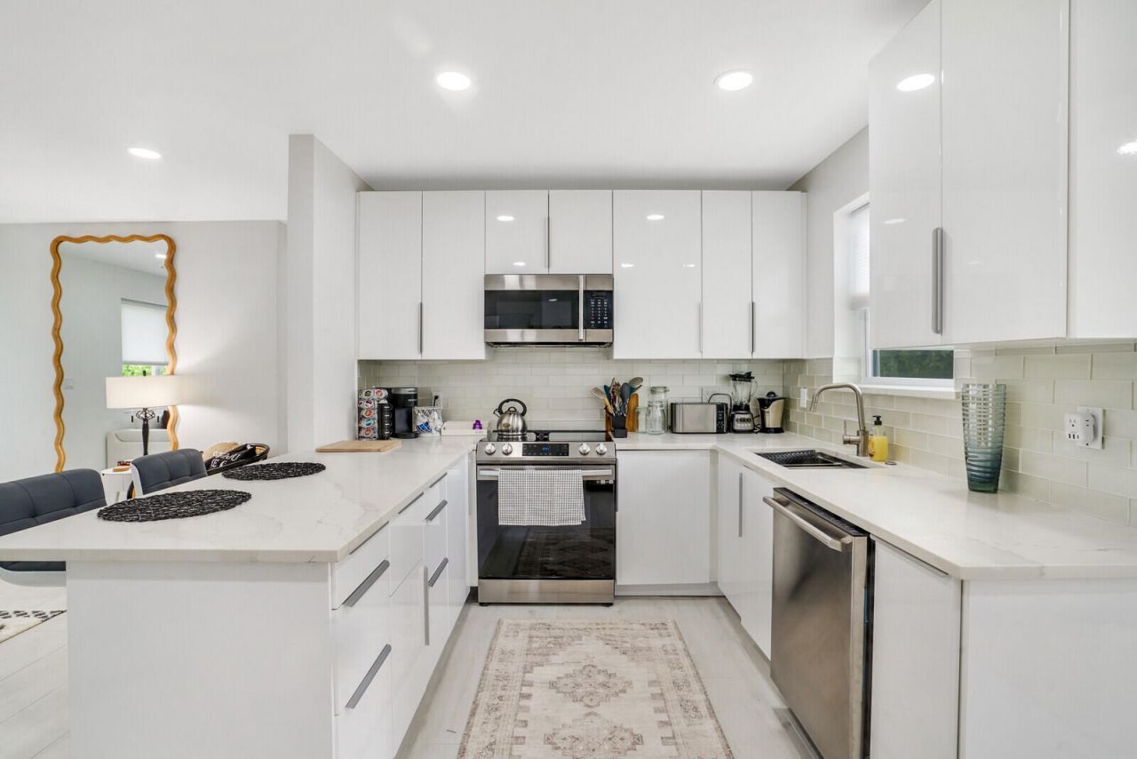 340 Summa Street, West Palm Beach, FL 33405 Photo
