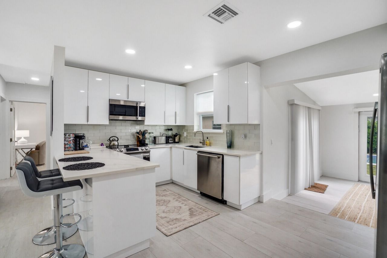 340 Summa Street, West Palm Beach, FL 33405 Photo