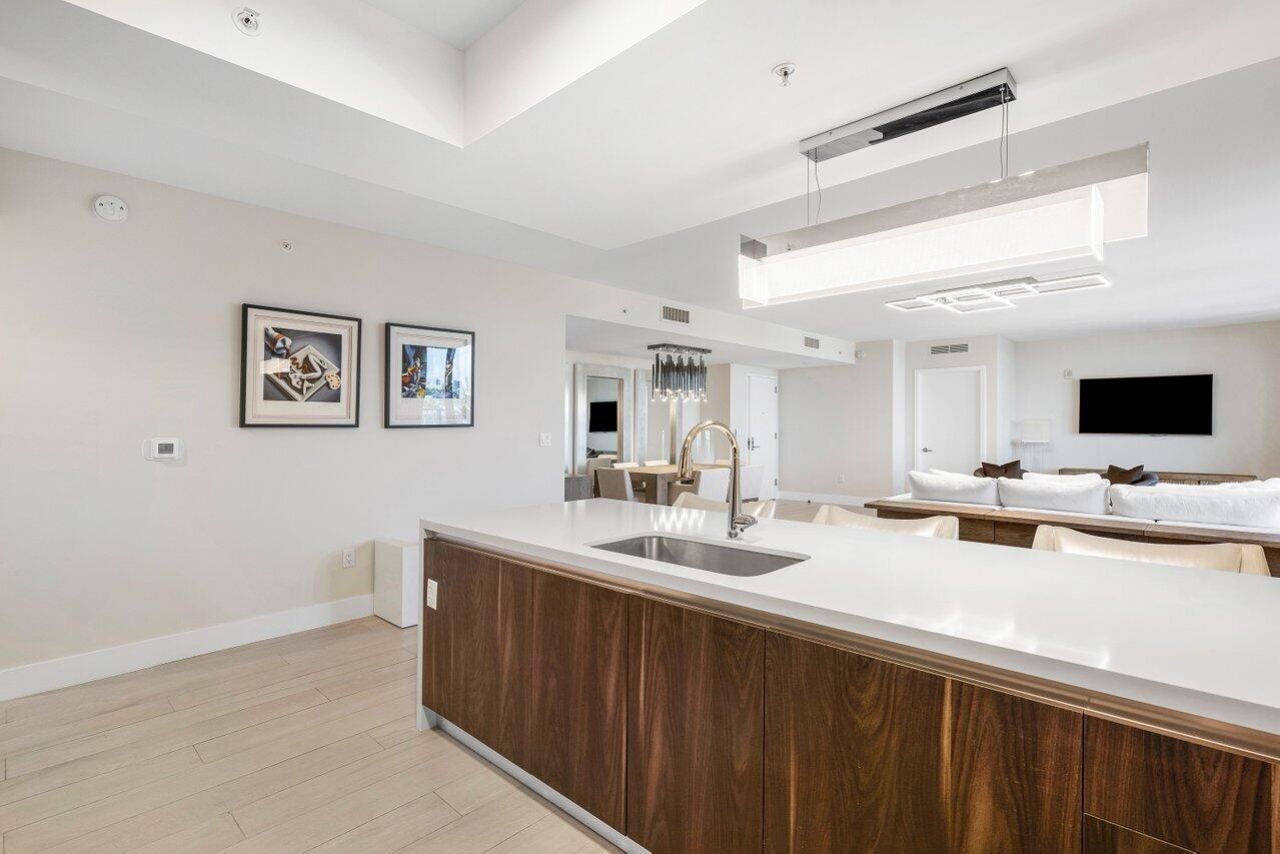 1180 N Federal Highway, Unit 707, Fort Lauderdale, FL 33304 Photo