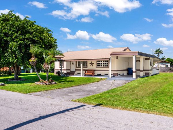 410 SE 4th Avenue, South Bay, FL 33493