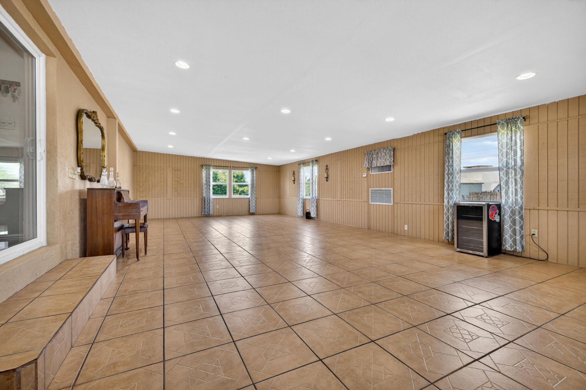 410 SE 4th Avenue, South Bay, FL 33493 Photo