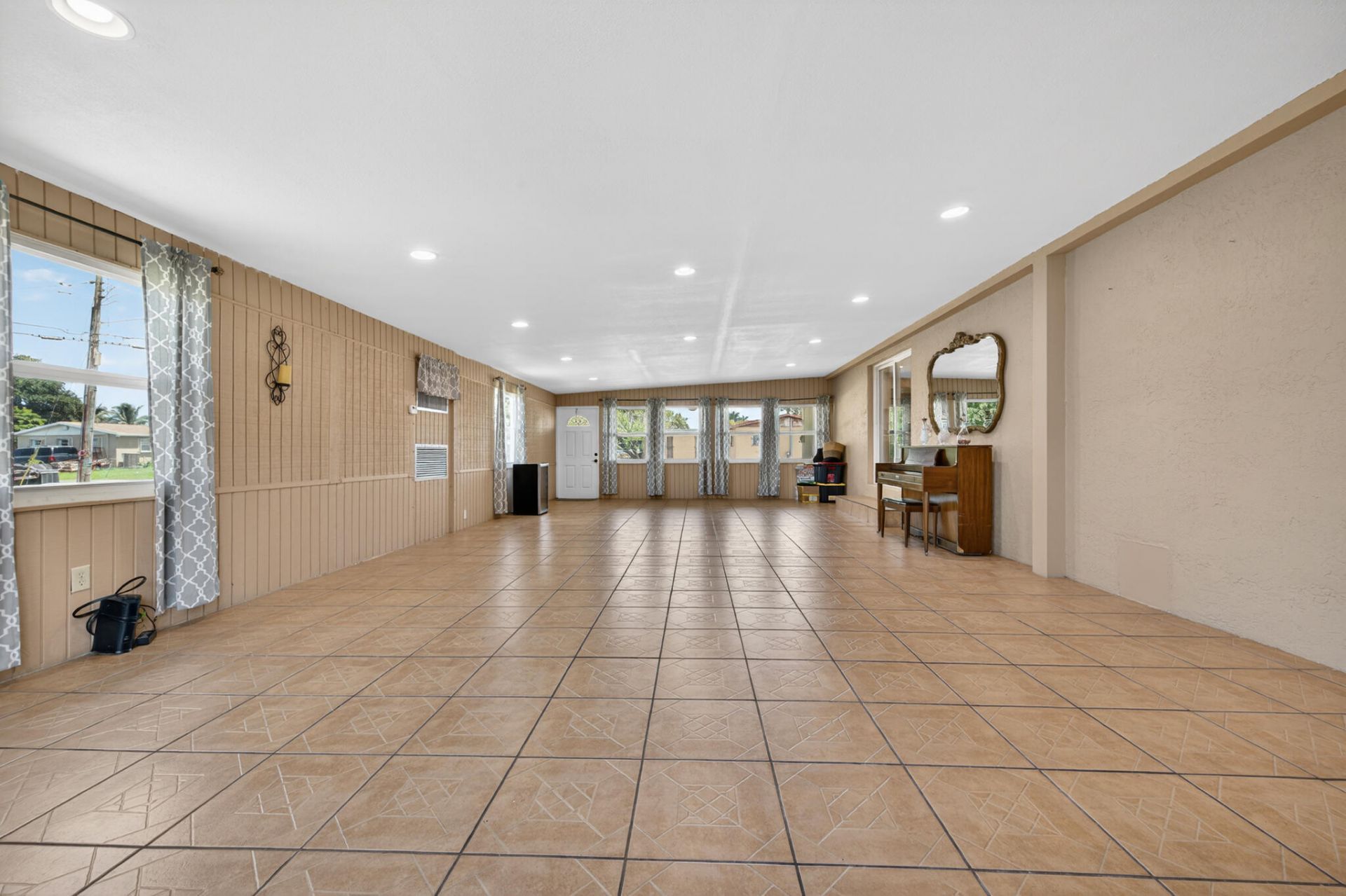 410 SE 4th Avenue, South Bay, FL 33493 Photo