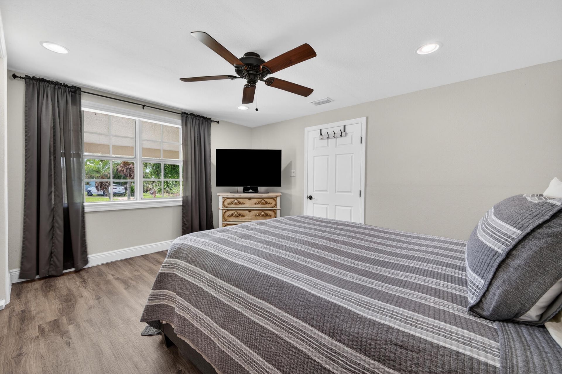 410 SE 4th Avenue, South Bay, FL 33493 Photo
