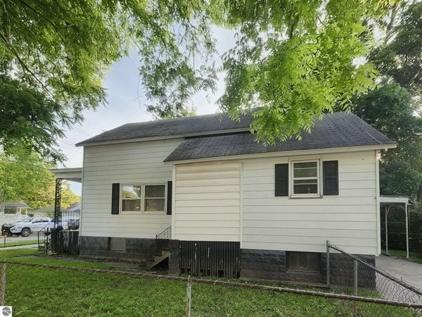 807 North Union Street E, Bay City, MI 48706