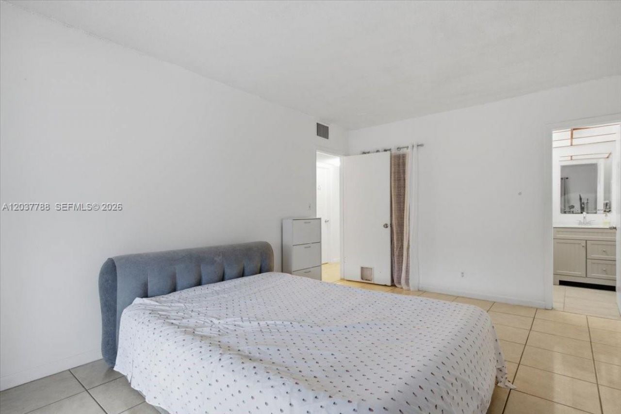 3071 NW 47th Ter, Unit 227, Lauderdale Lakes, FL 33313 Photo